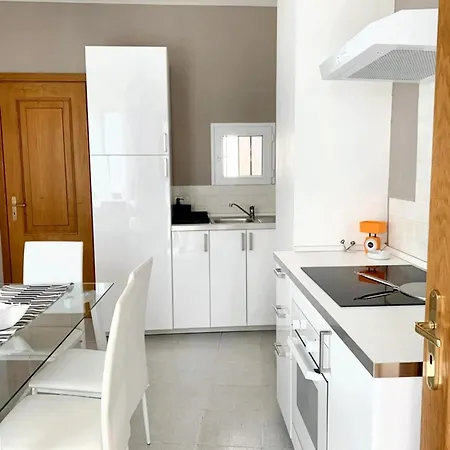 Charming In With Balcony And View *